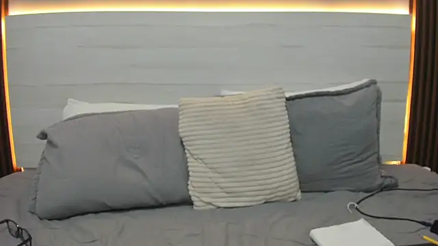 Chatroom XXX en direct de Travis_black_