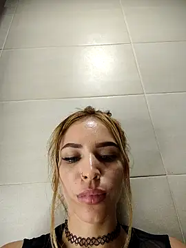 Chat +18 de Ambar_Sorachi ao vivo
