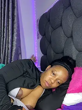 RainBougie's Live XXX Chat
