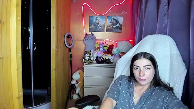 Fiery_Brunette_ XXX чат на живо