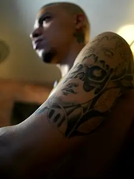 AlphaMasterXxxn Live XXX chat