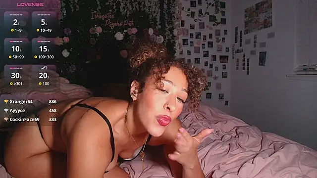LyraCovee's Live XXX Chat