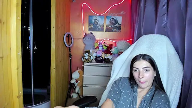 Chatroom XXX en direct de Fiery_Brunette_
