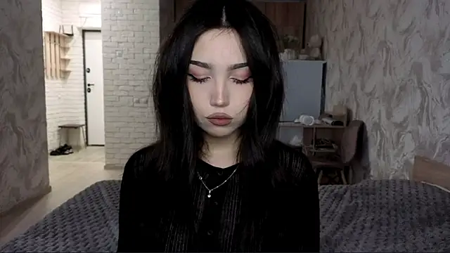 AmieSky Adlı Modelin Canlı XXX Sohbeti