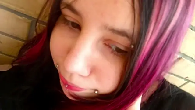 IronicBuckle Chat XXX live