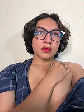 -BlueOpal- Adlı Modelin Canlı XXX Sohbeti
