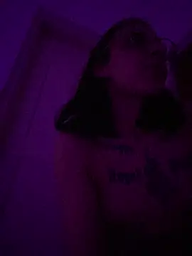 Poison_Ivy_29's Live XXX Chat