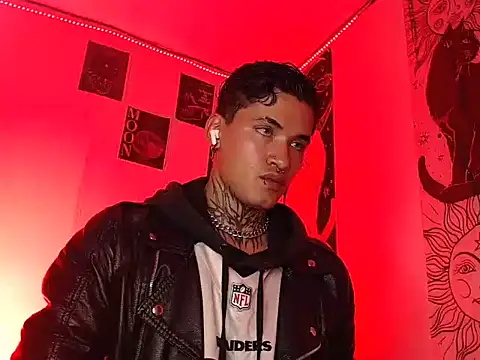 AlecBanne_ Adlı Modelin Canlı XXX Sohbeti