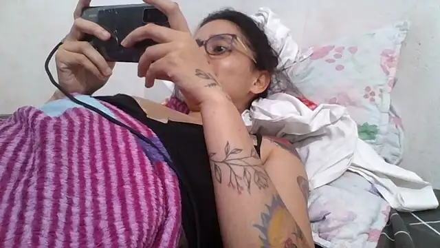 girl_tits' Live XXX Chat