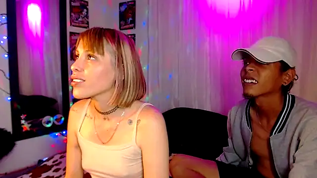Chat XXX en directo de YaraLeon