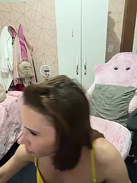 Irresistible37's Live XXX Chat