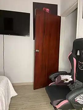 Chat +18 de Trixie1__ ao vivo