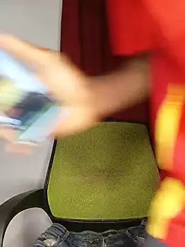 XXX chat uživo modela PetiteBooo
