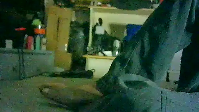 XXX chat uživo modela CR3M3_FIR3