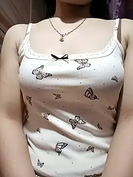LucyyLy 即時 XXX 聊天