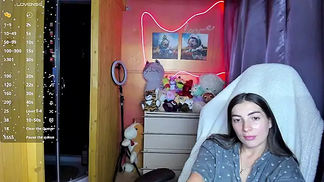 دردشة Fiery_Brunette_ الجنسية المباشرة