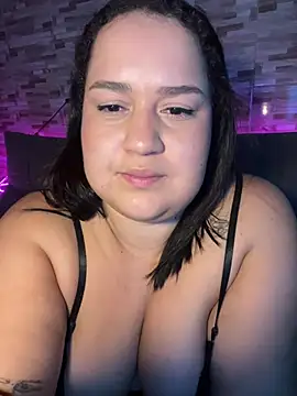 Chat +18 de yesmiia ao vivo