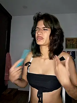 sukulaurens Adlı Modelin Canlı XXX Sohbeti