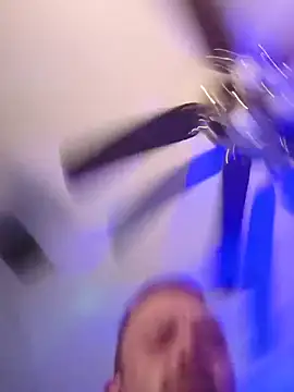 redslovestofuck's Live XXX Chat