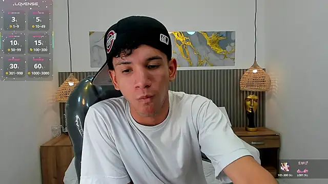 צ'אט XXX בשידור חי של JDWhite18