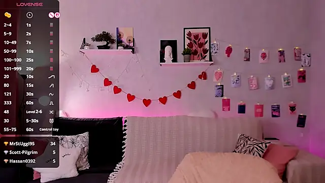 BellaCaress' Live XXX Chat