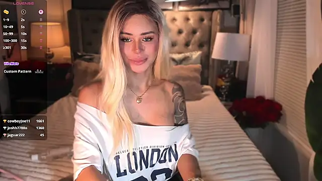 دردشة ParisianDoll الجنسية المباشرة