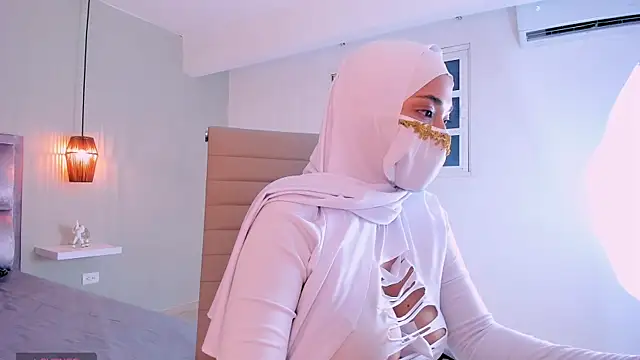 LittleNoor live XXX chat