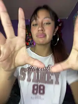 Chat +18 de Leyla_collinss_ ao vivo