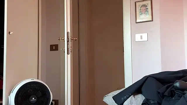 PierPesaroX Adlı Modelin Canlı XXX Sohbeti