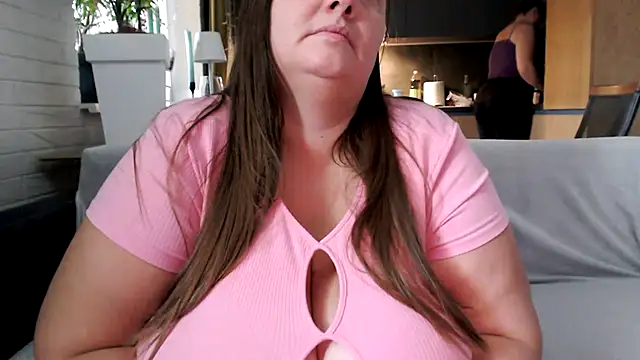 4NaturalBigTits 现场XXX聊天