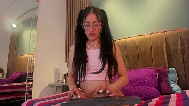 HannaWen_'s Live XXX Chat