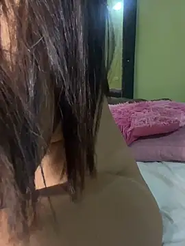 Shalimar1_ Adlı Modelin Canlı XXX Sohbeti