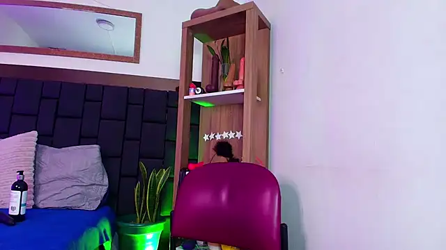 دردشة EllenaBoobs_ الجنسية المباشرة