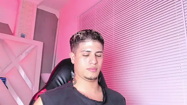 dominic_connor's Live XXX Chat