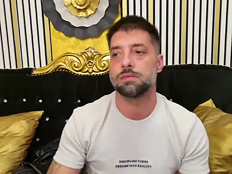 TommyDum élő XXX-chatje