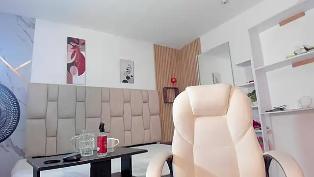 Shirley_Nohat Chat XXX in diretta