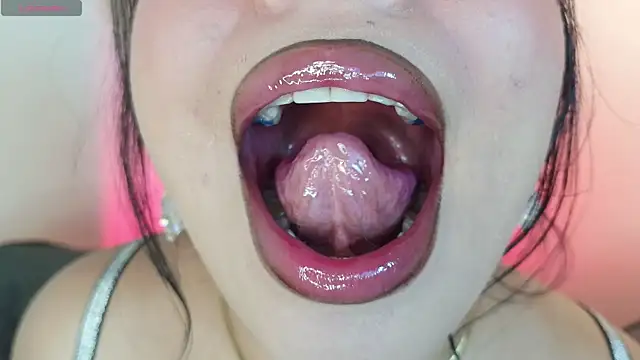 mia_roux1n Live XXX chat