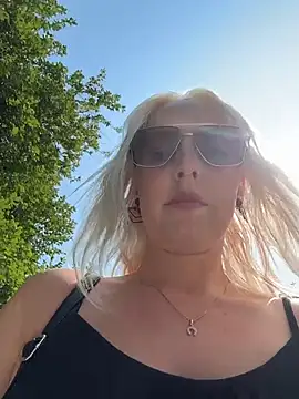 MerlinDave élő XXX-chatje