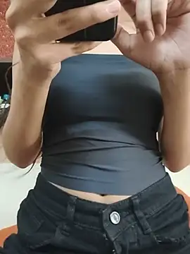 LuxeAura's Live XXX Chat