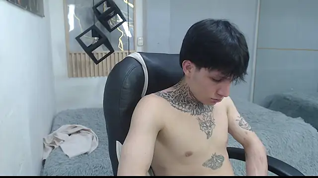 Cry_thereal Chat XXX in diretta