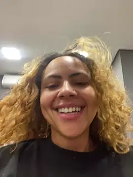 Chat +18 de Chloe_Leaozinho ao vivo