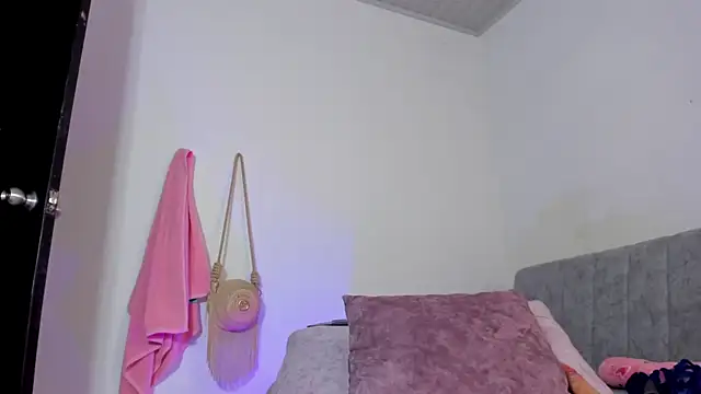 Živý XXX chat Akaame_15