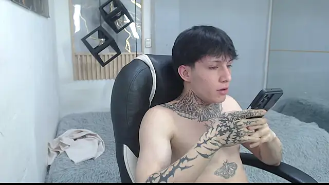 Онлайн чат XXX Cry_thereal