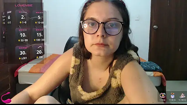 Онлайн чат XXX MadieeLorez