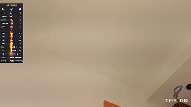 isaacblaze_ élő XXX-chatje