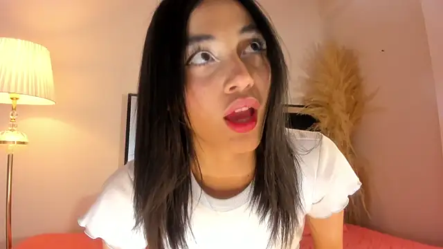 lilithTeen1_ Adlı Modelin Canlı XXX Sohbeti