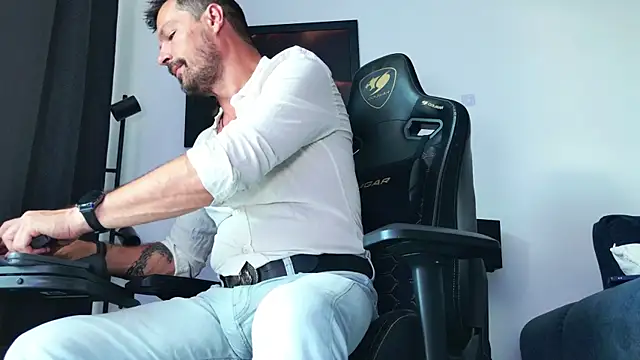 ChrisKox Adlı Modelin Canlı XXX Sohbeti