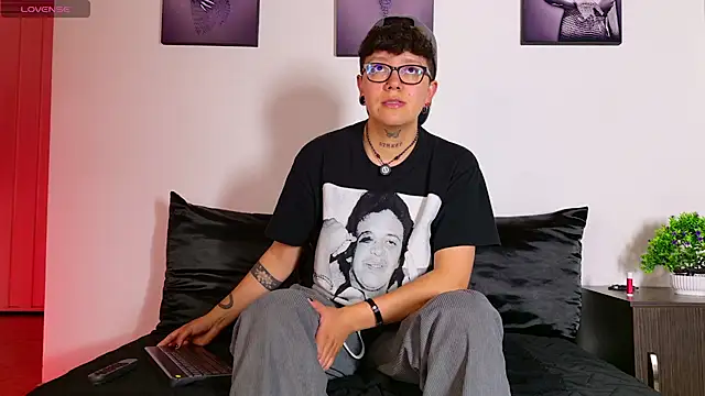 alex_noa Adlı Modelin Canlı XXX Sohbeti