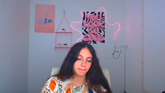 KissMeJulia's Live XXX Chat