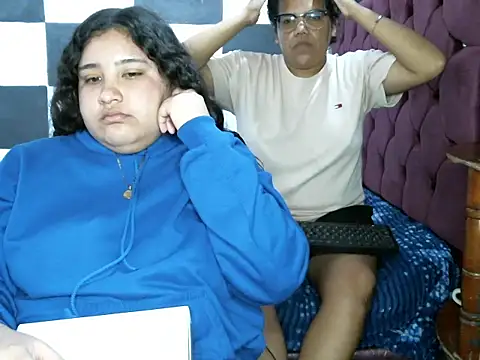 Valery-Khloe Obrolan Langsung XXX